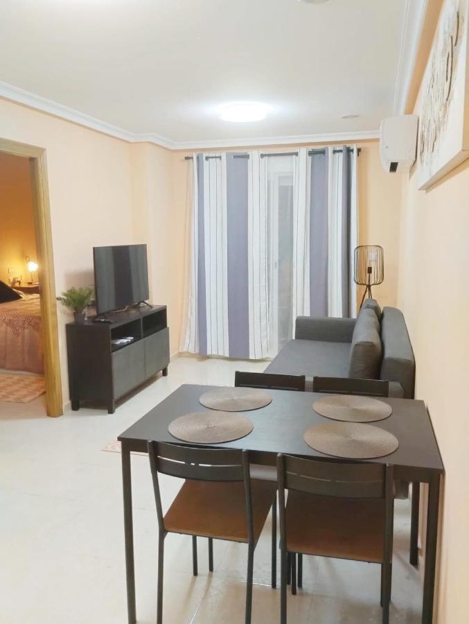 Torrevieja 2 Bedroom Holiday Apartment Bagian luar foto